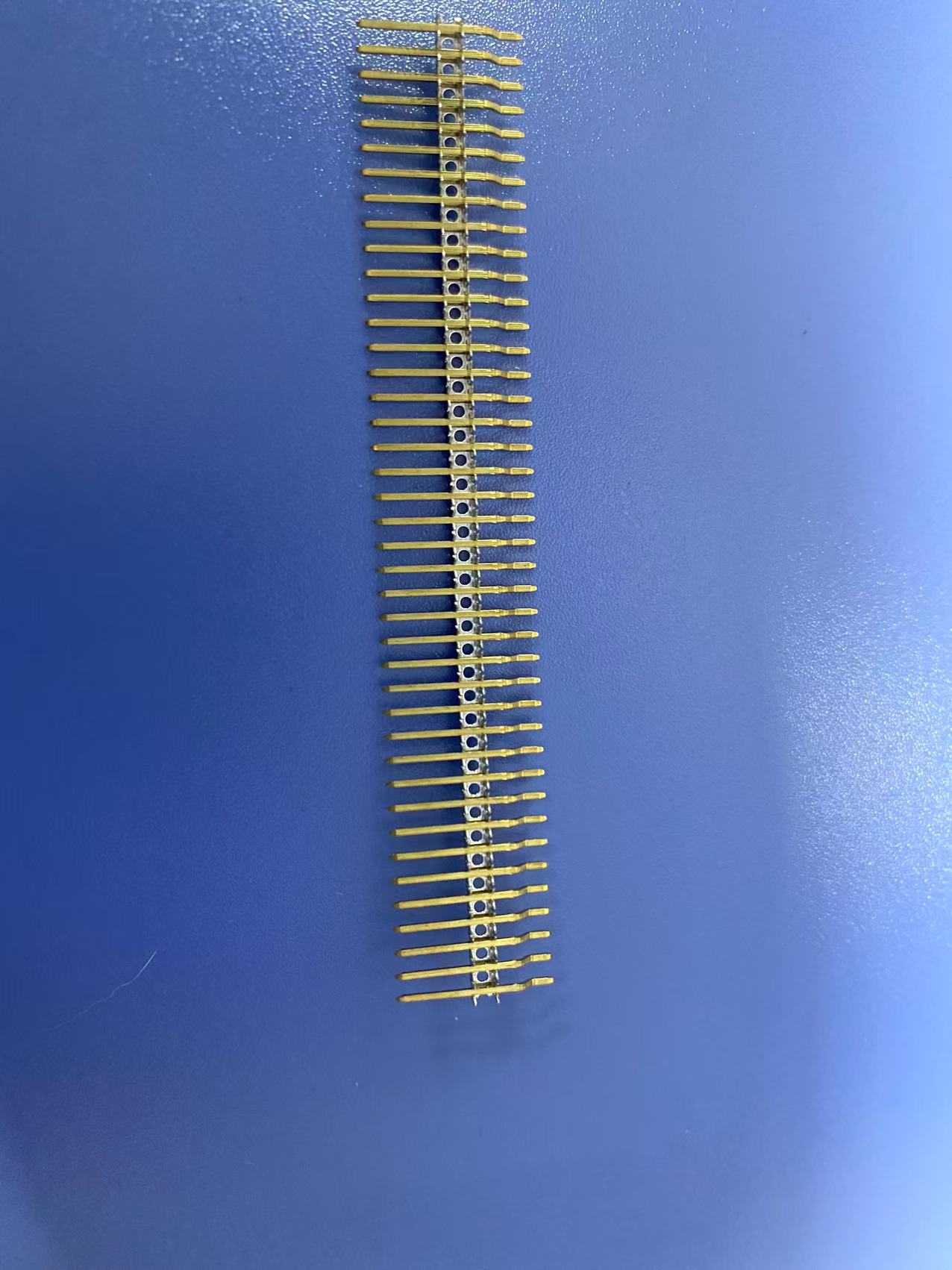 0.5方針折彎打花料帶/卡帶PIN定制，多材質電子導針專家